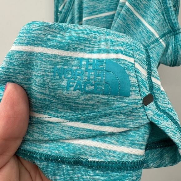 THE NORTH FACE BLUEBIRD performance striped racer back tank top. SMALL - Picture 6 of 7